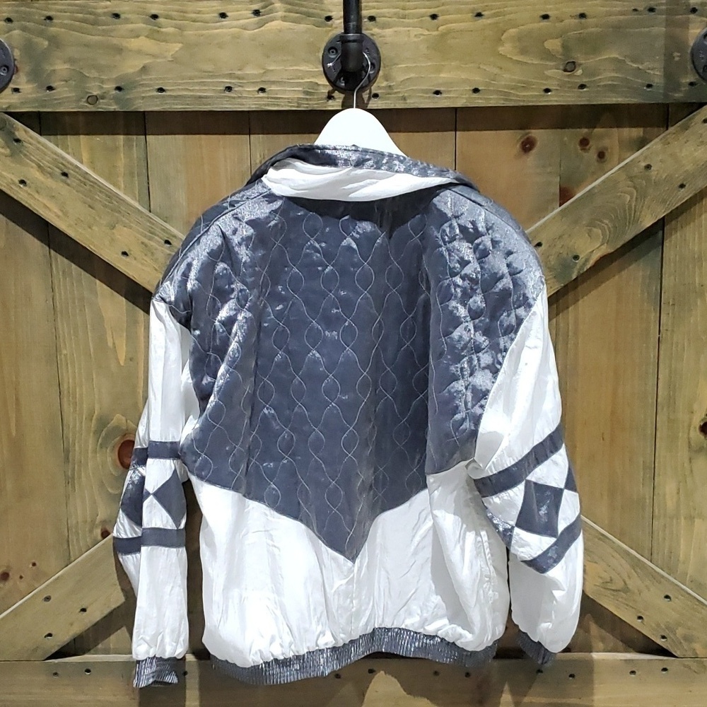 VINTAGE JANEVE SILVER WHITE JACKET TRACK ACTIVEWEAR SIZE MEDIUM SHOULDER PADS - Picture 9 of 13
